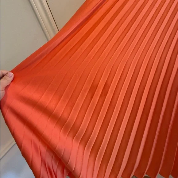 A.L.C. 
Hollie Pleated Empire-Waist Midi Dress - Picture 7 of 10